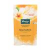 Kneipp Bubbling Mineral Bath Salt Unwind Frangipani &amp; Moringa Sare de baie pentru femei 80 g