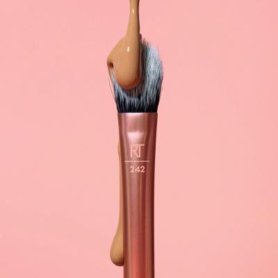 Real Techniques Brushes RT 242 Brightening Concealer Brush Pensule pentru femei 1 buc