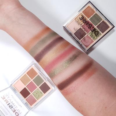 Makeup Revolution London Ultimate Desire Fard de pleoape pentru femei 8,1 g Nuanţă Stripped Khaki