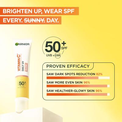 Garnier Skin Naturals Vitamin C Daily UV Glow SPF50+ Cremă de zi pentru femei 40 ml