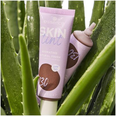 Essence Skin Tint Hydrating Natural Finish SPF30 Fond de ten pentru femei 30 ml Nuanţă 130